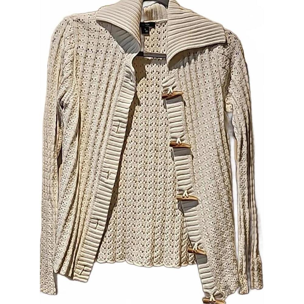 Nautica open weave cardigan with shark tooth style closure. Size S